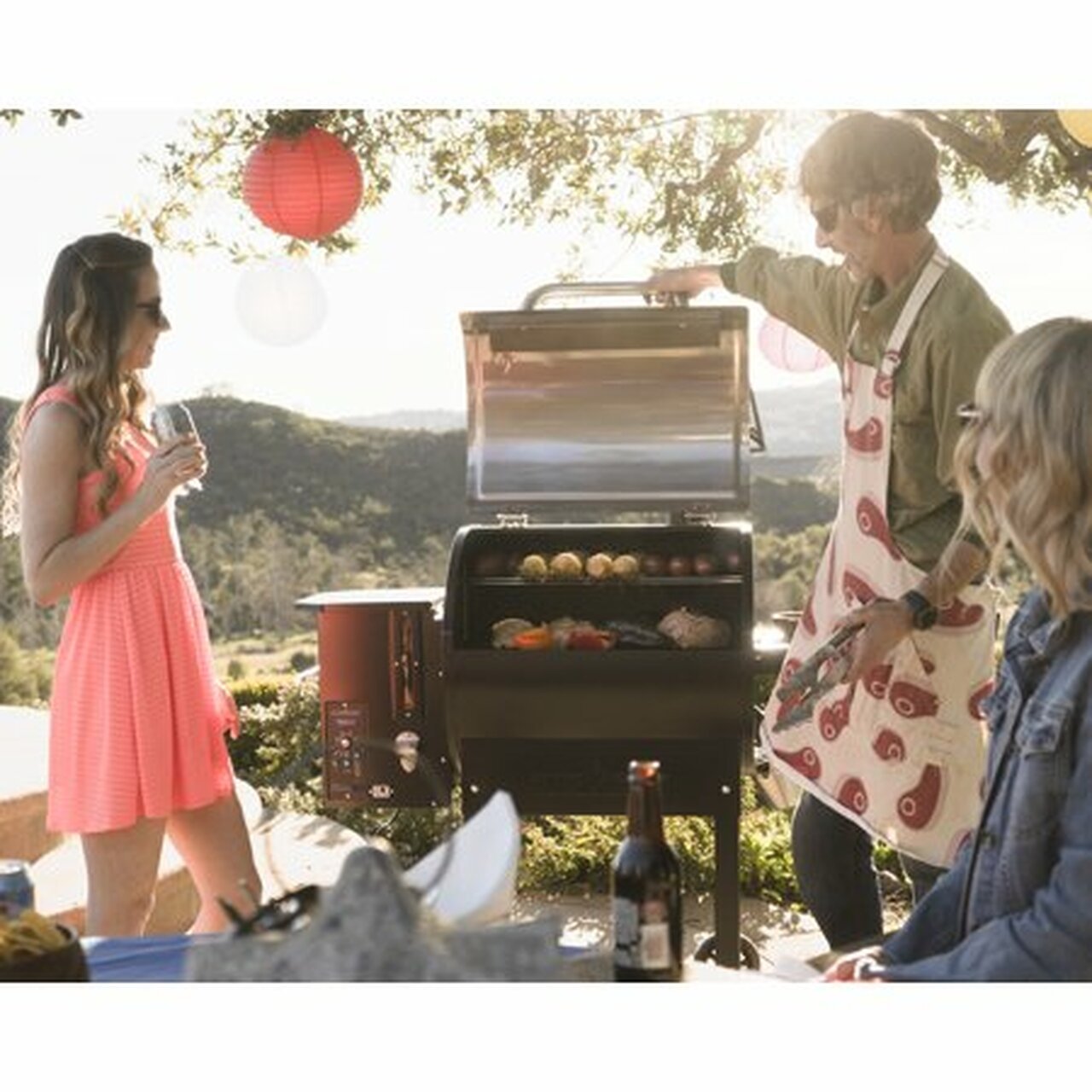 Camp Chef Smoke ProDLX Pellet Grill