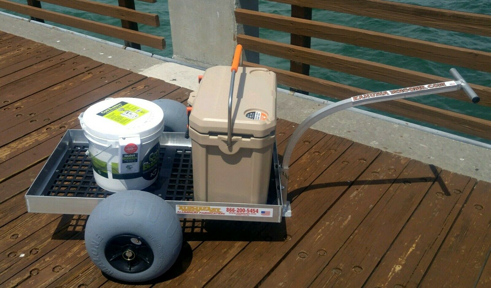 Alumacart 2-Wheel UV Deck Wagon With Balloon Beach Tires New