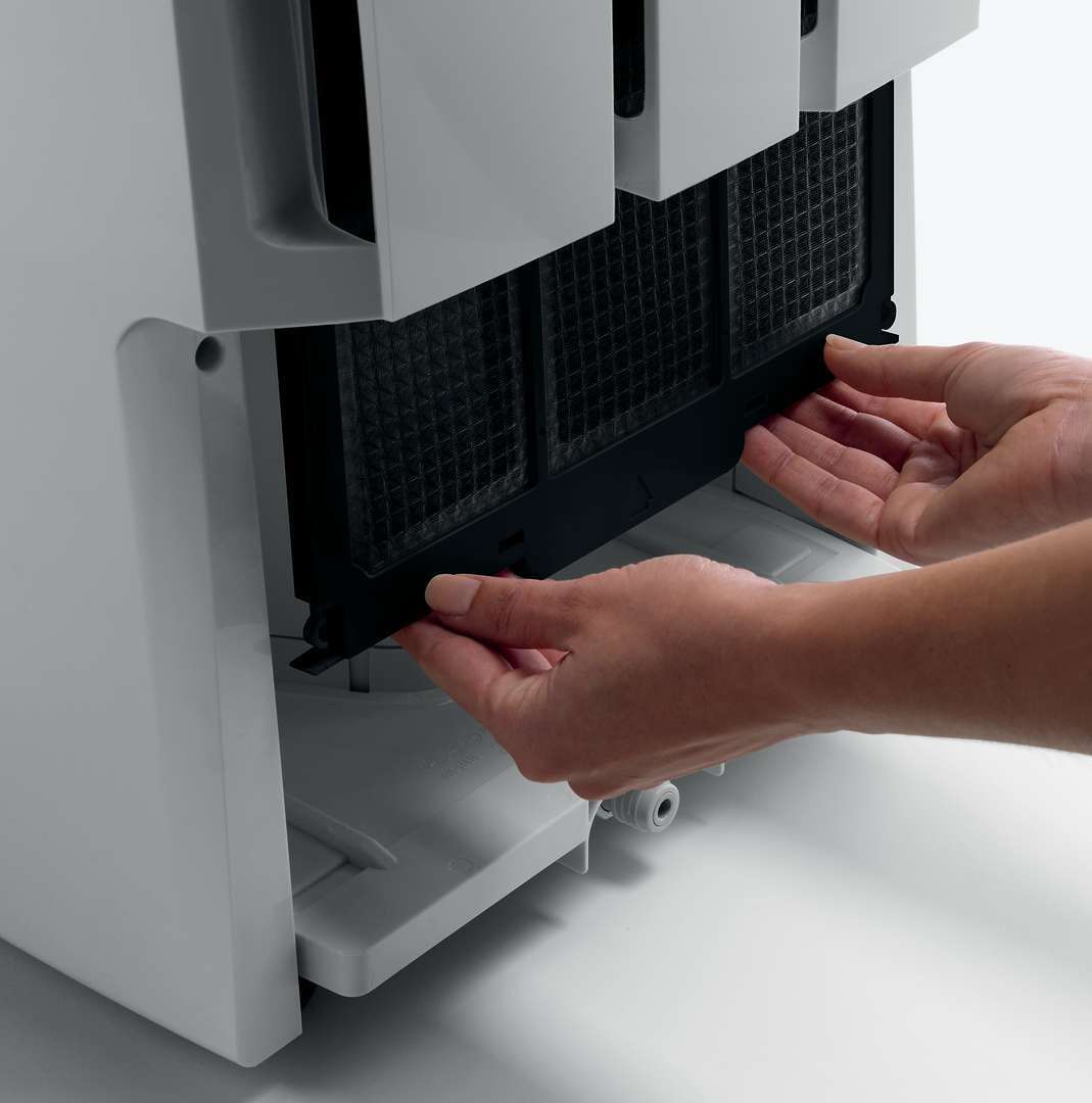 DeLonghi DD70PE 70 Pint Dehumidifier w/Pump Manufacturer RFB